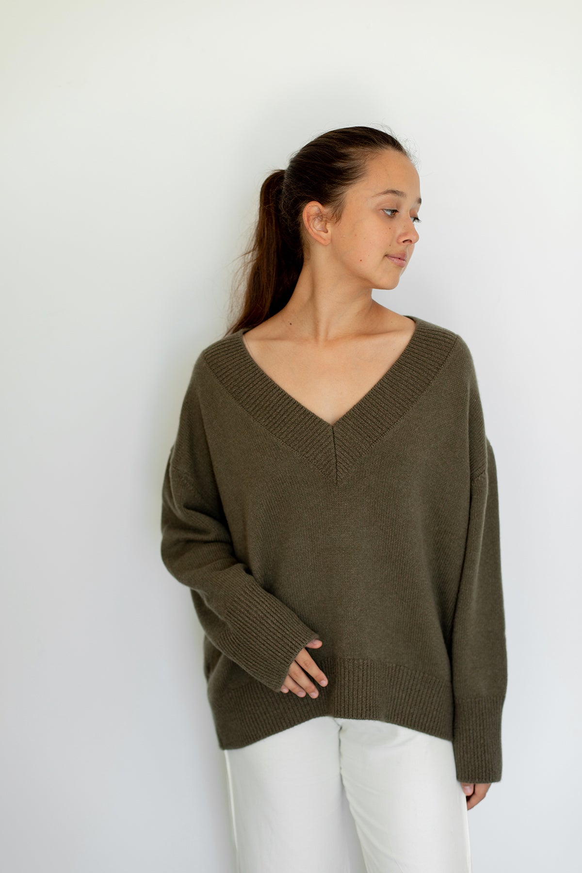Iconic V-Neck Baby Cashmere Pullover Olive*
