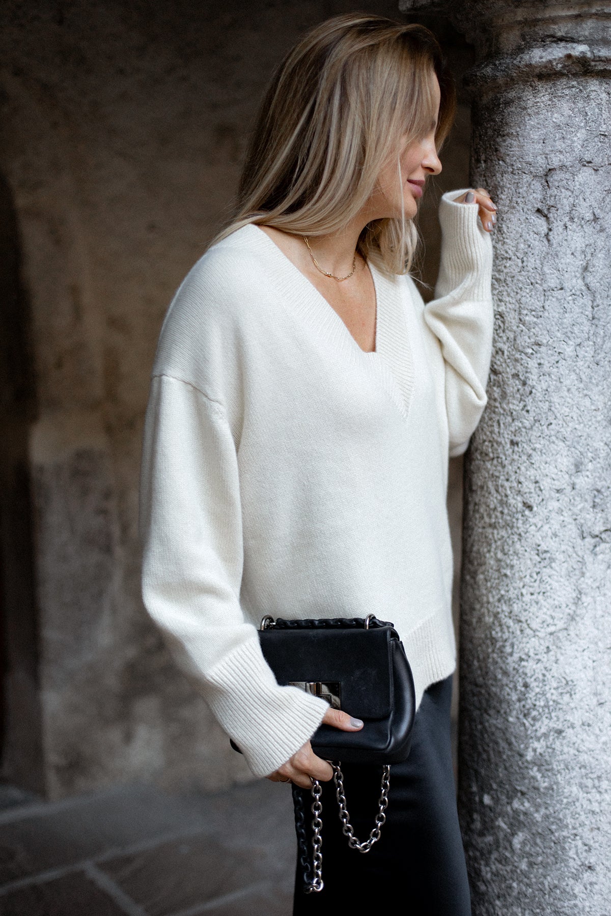 Iconic V-Neck Baby Cashmere Pullover Vanilla*