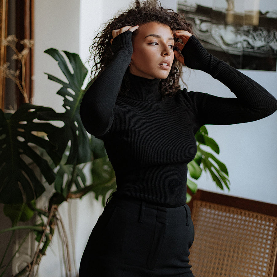 Thin Turtleneck Sweater Just Black*